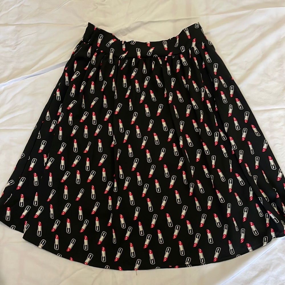 Double Trouble Apparel High Waisted Lipstick Print Midi Skirt